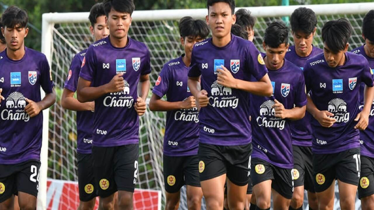 "ฟุตบอลทีมชาติไทย ยู-19" เตรียมฟาดแข้งศึก 4 เส้า "เวียดนาม"